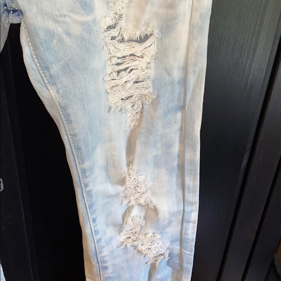 NWOT Machine Light Wash Distressed Jeggings - Picture 3 of 6